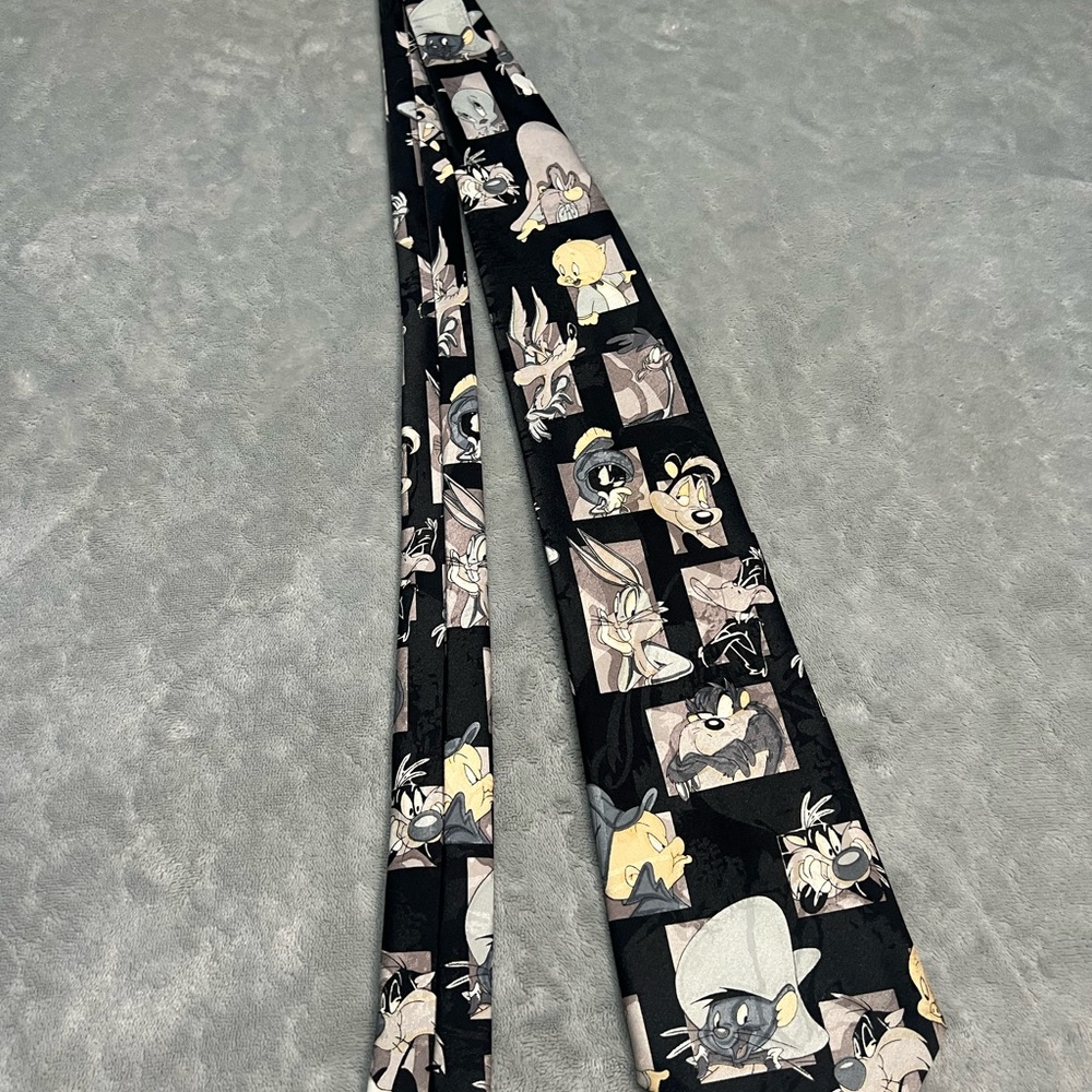 Vintage VTG Looney Tunes Mania Character Print Tie 90s 100% Silk